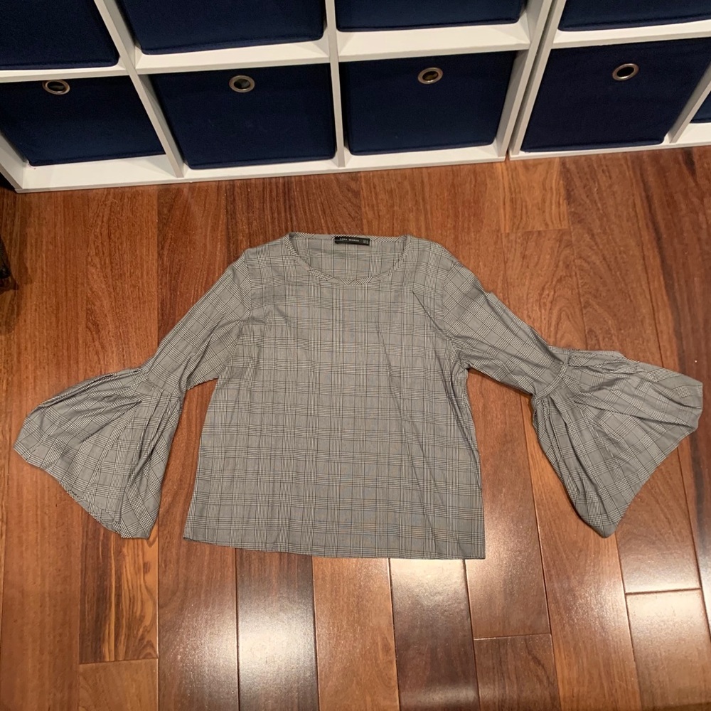 ZARA Women’s medium gray blouse